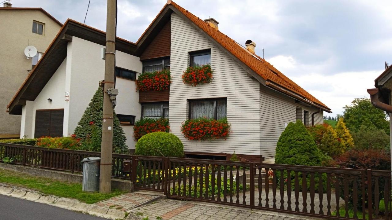 Apartman 6 Km Od Centra Banskej Bystrice バンスカー・ビストリツァ エクステリア 写真