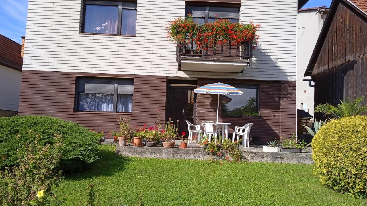 Apartman 6 Km Od Centra Banskej Bystrice バンスカー・ビストリツァ エクステリア 写真